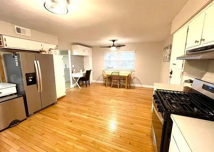 Large Private Ranch - Master Bedroom With King Bed And Private Bathroom - Fenced Yard - Pets & Kids Welcome - Pool Table Holiday home