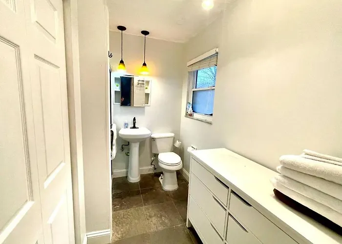 Holiday home Large Private Ranch - Master Bedroom With King Bed And Private Bathroom - Fenced Yard - Pets & Kids Welcome - Pool Table *