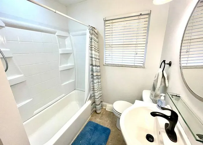 Large Private Ranch - Master Bedroom With King Bed And Private Bathroom - Fenced Yard - Pets & Kids Welcome - Pool Table * Columbus