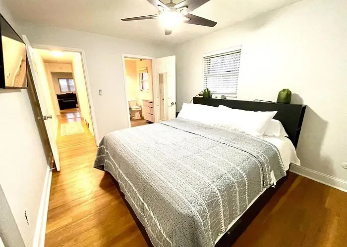 Large Private Ranch - Master Bedroom With King Bed And Private Bathroom - Fenced Yard - Pets & Kids Welcome - Pool Table Columbus