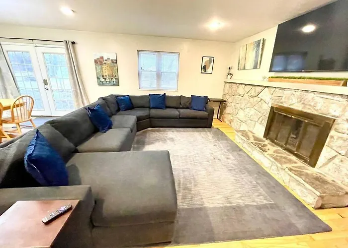 Large Private Ranch - Master Bedroom With King Bed And Private Bathroom - Fenced Yard - Pets & Kids Welcome - Pool Table * Columbus