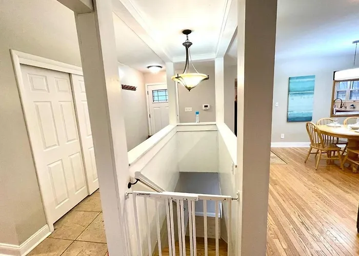 Large Private Ranch - Master Bedroom With King Bed And Private Bathroom - Fenced Yard - Pets & Kids Welcome - Pool Table Holiday home Columbus