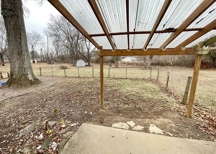 Large Private Ranch - Master Bedroom With King Bed And Private Bathroom - Fenced Yard - Pets & Kids Welcome - Pool Table Columbus
